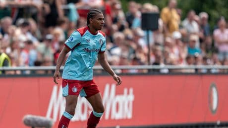 Calvin Stengs (26) kan Feyenoord bijna 6 miljoen euro opleveren