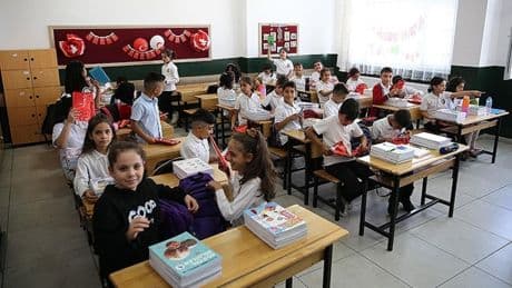 Okullarda yeni dönem başlıyor! 4 yıl kararını bakan duyurdu: İşte kıyafetlerdeki yasaklar