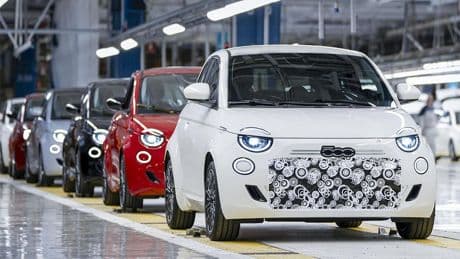 Stellantis mise sur la Fiat 500 hybride pour se réconcilier avec l’Italie