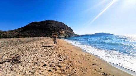 Un día de playa en la cala del Plomo