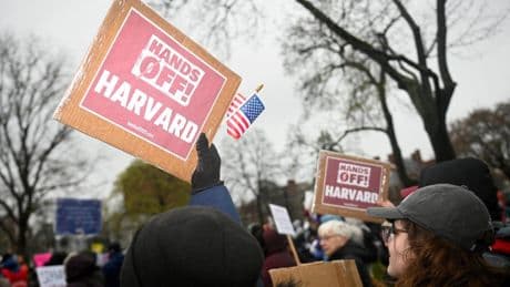 Trump congela 2.200 millones a Harvard al negarse la Universidad a poner fin a sus programas de diversidad