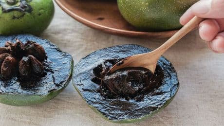 Fruchtiger Schokoladengenuss: Warum die Schwarze Sapote Ihr neuer Lieblingssnack wird