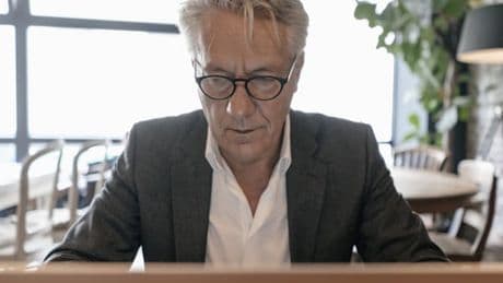 Loyale Mitarbeiter als Leistungsträger? Der Irrtum deutscher Unternehmen