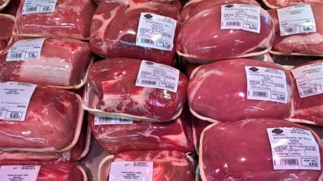Es gibt einen Grund, warum Aldi-Fleisch in den USA immer so günstig ist