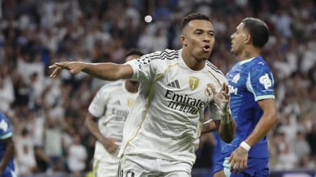 El Madrid salva los muebles con un doblete de penalti de Mbappé para ganar al Marsella en su debut en Champions