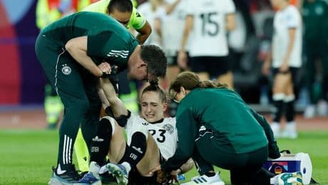 EM-Halbfinale gegen Spanien: DFB-Verteidigerin unter Tränen vom Platz