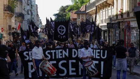 Paris: 1.000 militants d'ultradroite défilent à l'appel du "Comité du 9-mai"