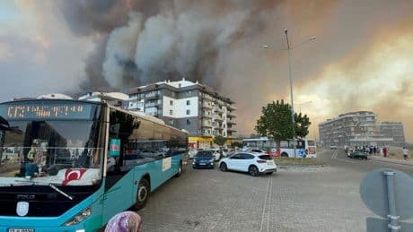 Çanakkale'de orman yangını; alevler hastaneye yaklaştı