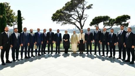 Emine Erdoğan, Türkiye Gençlik Vakfı Yönetim Kurulu ile bir araya geldi