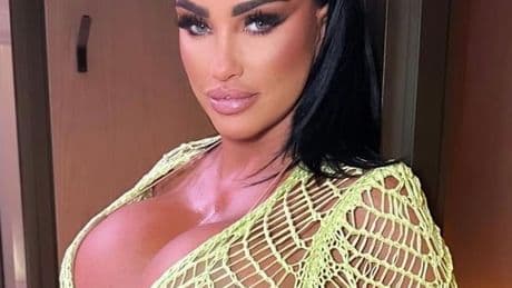 Katie Price says 'her boobs look like mine' as she shares odd snap of hairless Sphynx cat