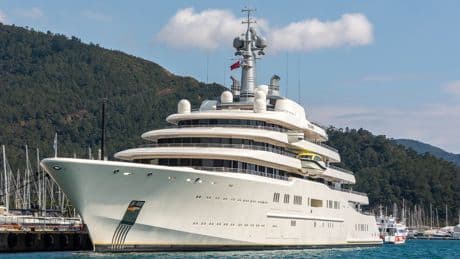 1000 Liter Diesel pro Tag: So viel verbraucht Abramovichs Megayacht im Stillstand