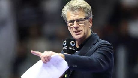 Andrew Castle's commentary 'dampens' BBC Wimbledon record as fans demand he's removed