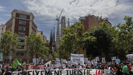 La protesta contra el turismo masivo apenas reune 600 personas en Barcelona