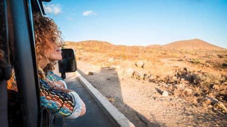 «Je préparais des cocktails dans un décor paradisiaque» : le bénévolat, le bon plan des jeunes pour partir en voyage