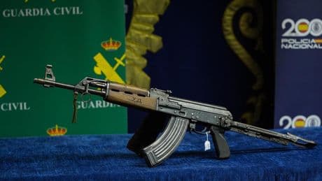 Un sevillano fabricaba munición de guerra y hasta silenciadores de pistolas en su casa: le piden 7 años de cárcel