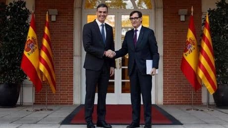 Sánchez e Illa disparan las especulaciones sobre los planes del presidente con una reunión bajo secreto