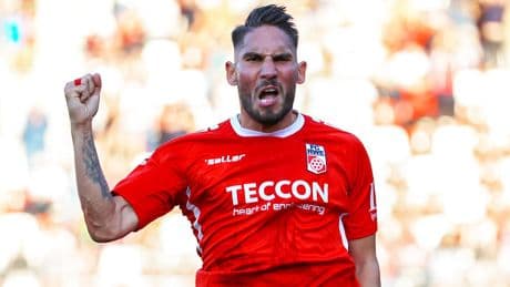Transferhammer in Liga vier - Top-Einkauf löst Vertrag schon wieder auf