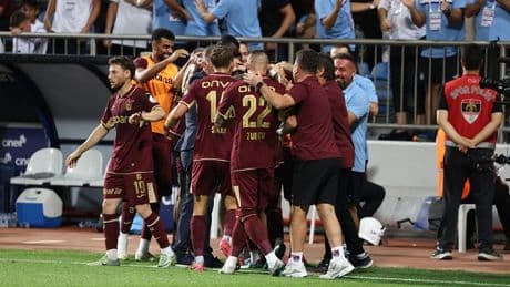 CANLI ANLATIM: Trabzonspor, Antalyaspor'u ağırlıyor (Süper Lig 3. hafta)