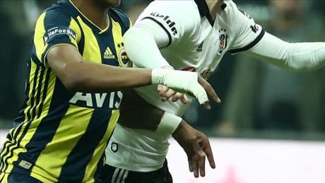 Fenerbahçe - Beşiktaş derbisinde goller yabancılardan geliyor