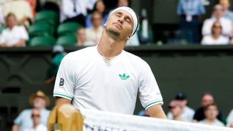 Nach Wimbledon-Blamage - Was Zverev mit den Kindern Afrikas zu tun hat