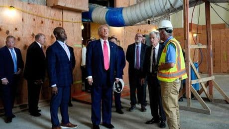 ABD Başkanı Trump, Fed'in inşaat projesinde incelemelerde bulundu