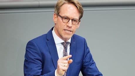 „Wer mit KI attackiert wird, muss sich auch mit KI verteidigen“