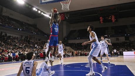 Anadolu Efes, Daniel Oturu ile yollarını ayırdı