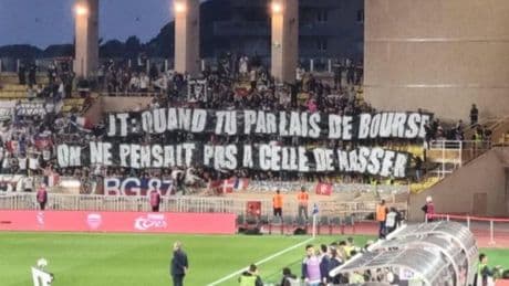 «Quand tu parlais de bourse, on ne pensait pas à celle de Nasser» : la banderole très salée des supporters lyonnais visant Textor