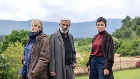 Elena Anaya, Imanol Arias y Emma Suárez en un 'Twin Peaks' alavés de Netflix