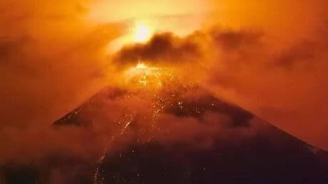 GUATEMALA'DA YANARDAĞ PATLADI: 194 ölü, 234 kayıp!