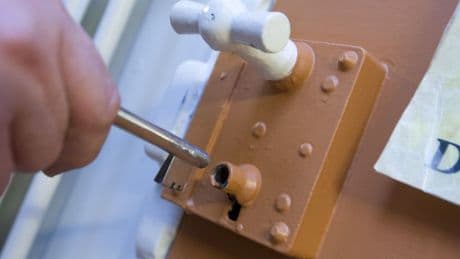 Inspecties: veiligheid in jeugdgevangenissen steeds verder onder druk