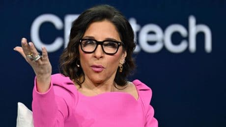 Dimite la CEO de X horas después de que Grok, la IA de la red social, perdiera la cabeza y se autoproclamara "MechaHitler"