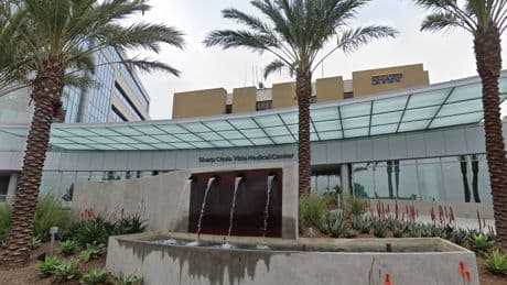 Patient died after it took over 10 hours to get a CT scan when he complained of chest pains, lawsuit says