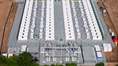 Strom für 170.000 Haushalte - Batteriespeicher am Netz für Wind und Sonne