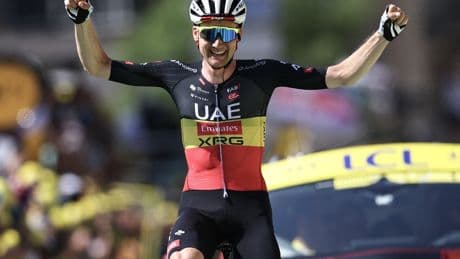 Pogacar no deja de sonreír: su gregario Tim Wellens vence en solitario en Carcassonne