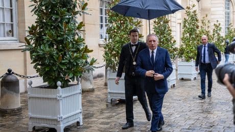 Francia se asoma al caos político