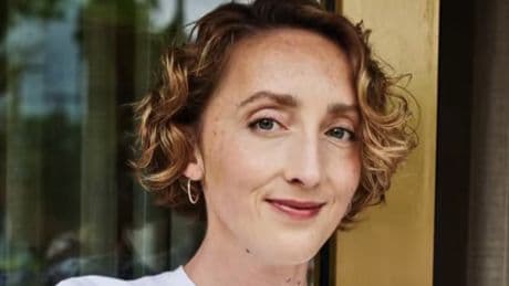 Karyn Tomlinson, chef estadounidense, sobre el síndrome del impostor: “Empecé tarde y sin experiencia, por eso dudaba de mí misma”