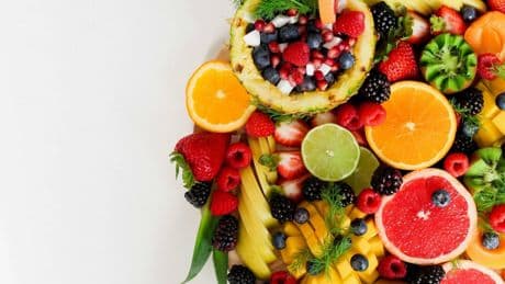 Ni la naranja ni el kiwi: estas son las frutas con más vitamina C que sorprenden a todos