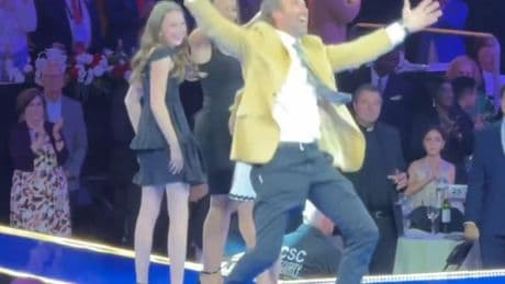 Jared Allen tears pants while doing his sack celebration at Hall of Fame induction