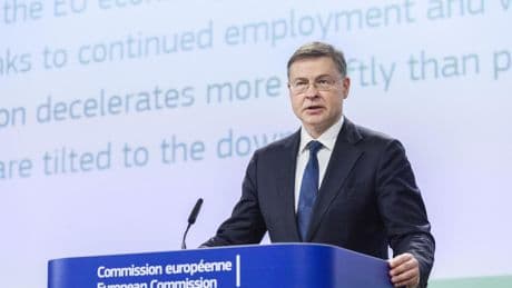 Bruselas pide a Sánchez más gasto en Defensa y una reforma fiscal con subida del IVA y de las tasas verdes