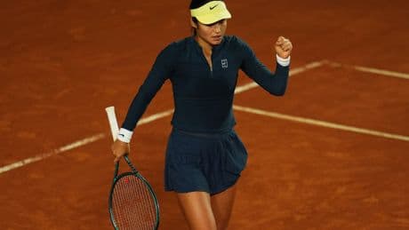 Emma Raducanu overcomes wobble to march on in Rome
