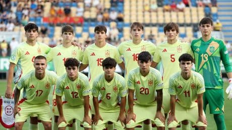 Jon Martín y Dani Díaz golean a Montenegro en el paseo de España sub-19