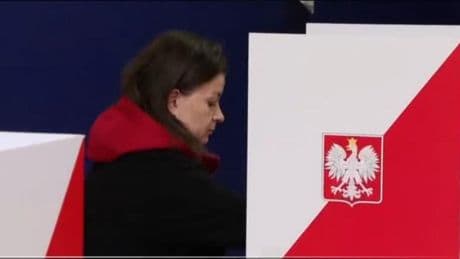 Poland votes in tight election influenced by the war in Ukraine
