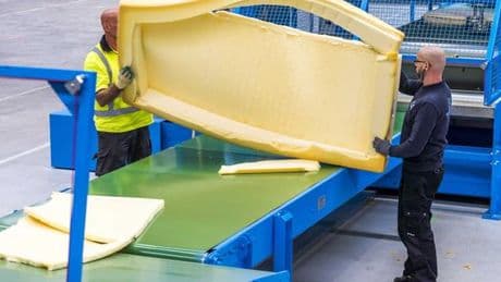 Dans le Larzac, le néerlandais RetourMatras installe sa première usine française de recyclage de matelas