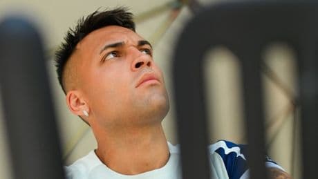 <p>Inter nella bufera, tutti da Chivu! Lautaro: nel mirino Calhanoglu e altri tre</p>