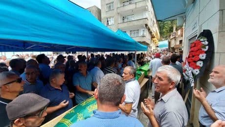 Giresun’daki kazada hayatını kaybeden 4 kişiye göz yaşları içinde veda