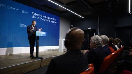 Sánchez reclama a las energéticas que empujen al PP para un pacto de Estado contra el cambio climático