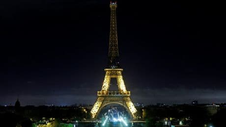 Mort du pape François: la tour Eiffel sera éteinte ce lundi soir en hommage au souverain pontife