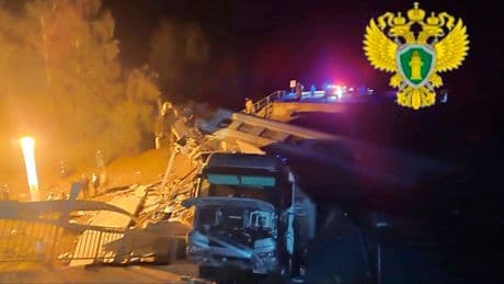 Al menos siete muertos y decenas de heridos al descarrilar un tren tras colapsar un puente en la región rusa de Briansk
