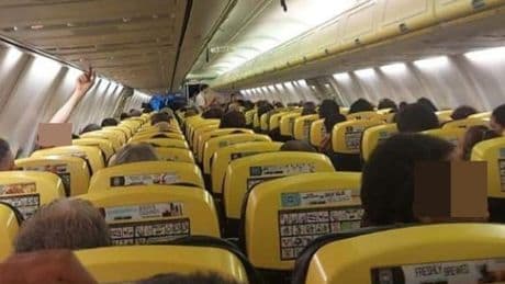 Unwetter über Bayern - Passagiere in Ryanair-Flieger gegen Decke geschleudert!